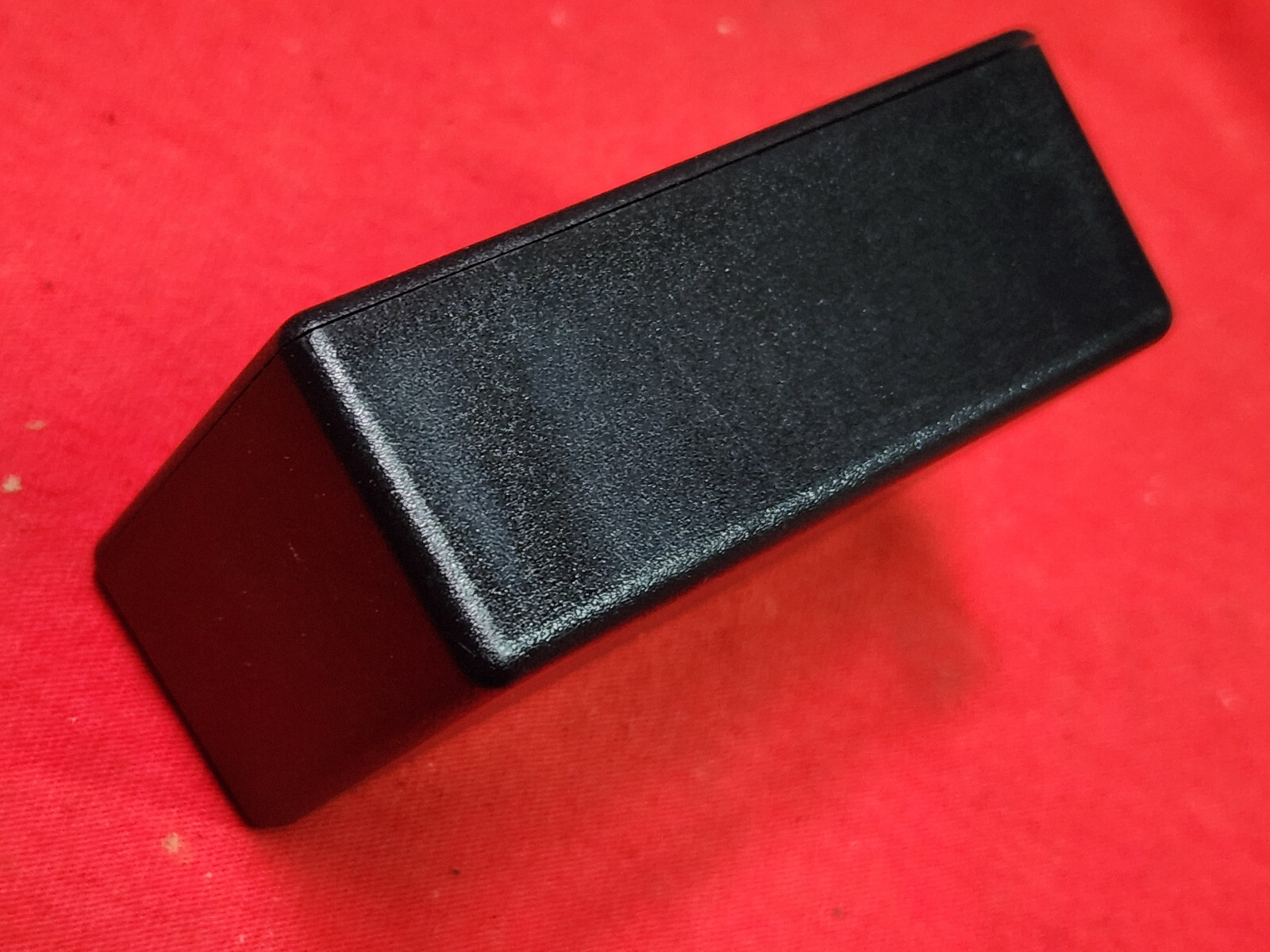 1 Electronic circuit project plastic box APPRX 3 1/4″ x 2″ x 1 1/4″ 5w6