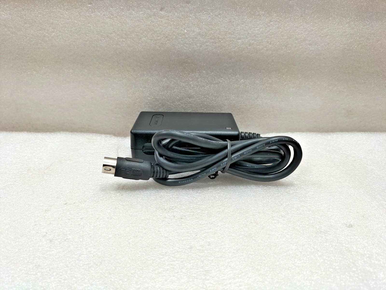 RS 454-5119 OEP 5 VDC12 VDC OUTPUT POWER SUPPLY
