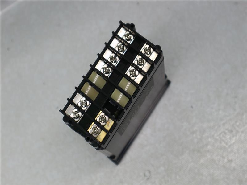 RKC REX-F4 REXF4 Temperature Controller 100/110V or 200/220V AC 50/60Hz