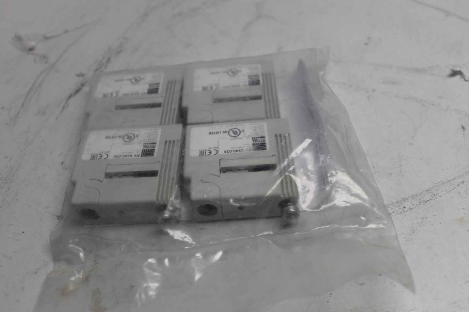 Rittal SV 9340.030 Busbar Support 1-Pole – 4 Units New