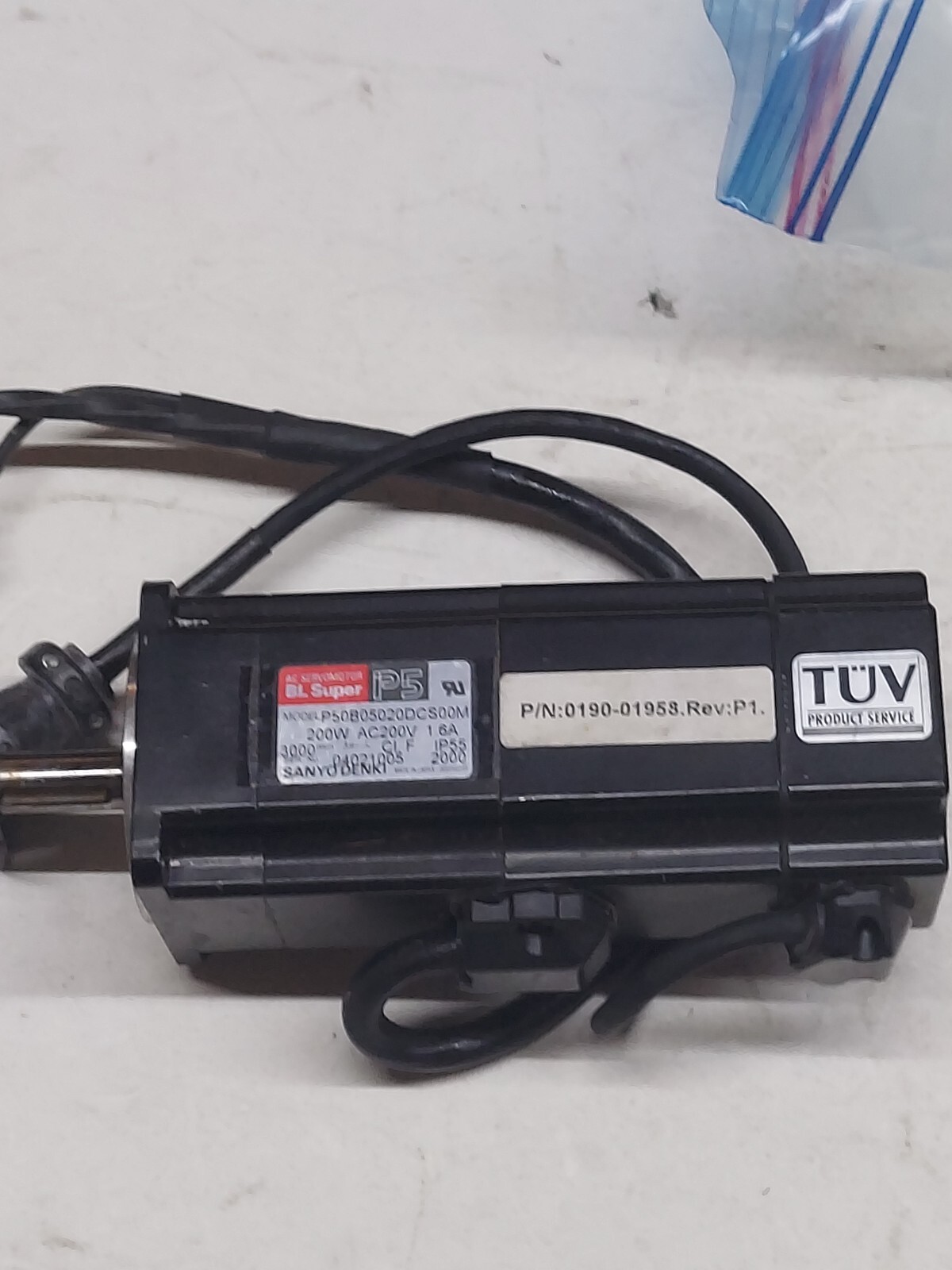 AMAT 0090-00655 SANYO DENKI P50B05020DCS00M SUPER AC SERVOMOTOR, LOOKS UNUSED
