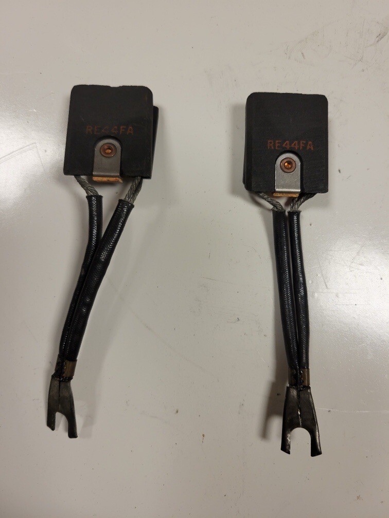 Qty 2 Reliance Electric 404844-FA RE44FA Carbon Motor Brush New .5 x 1.25 x 1.5”