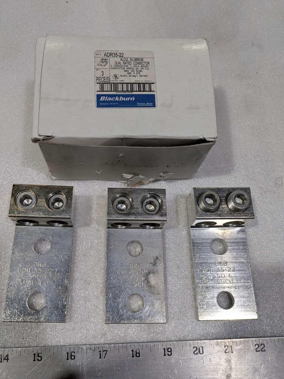 BLACKBURN ADR35-22 2-CONDUCTOR 3 HOLE MOUNT (BOX OF 3)