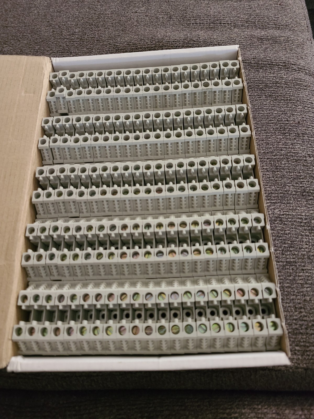 Eaton. Cutler Hammer C383RK610-A2. 8mm 600V 50Amp DIN Rail Connector. J6