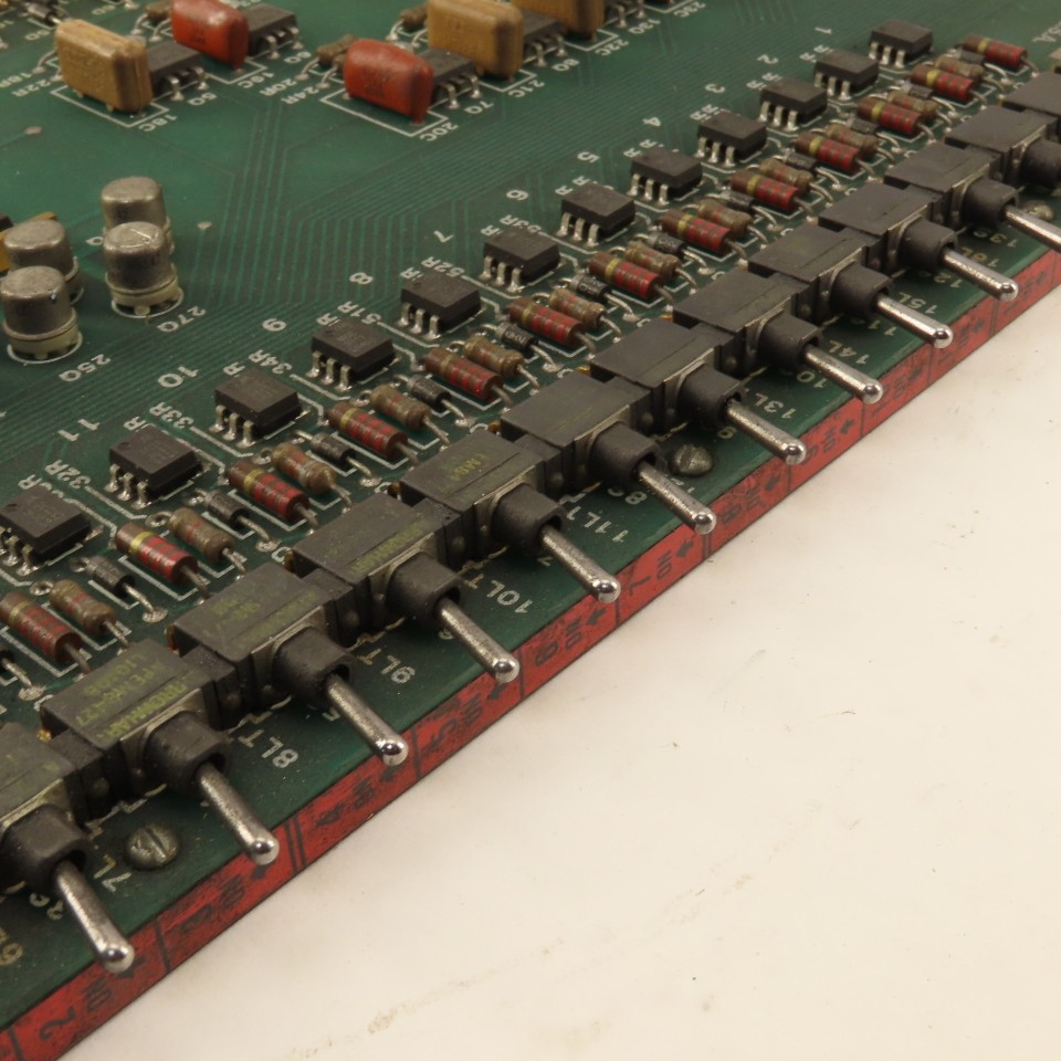 KT Kearney & Trecker 1-21282 AC Output Driver Board