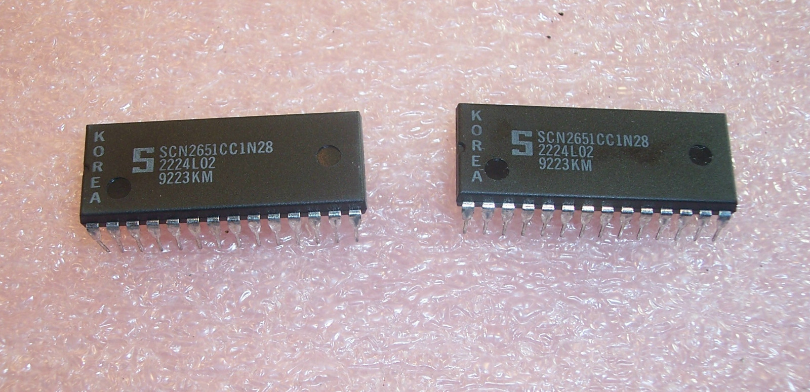 QTY (2) SCN2651CC1N28 SIGNETICS 28 PIN DIP PROGRAMMABLE COMMUNICATIONS INTERFACE