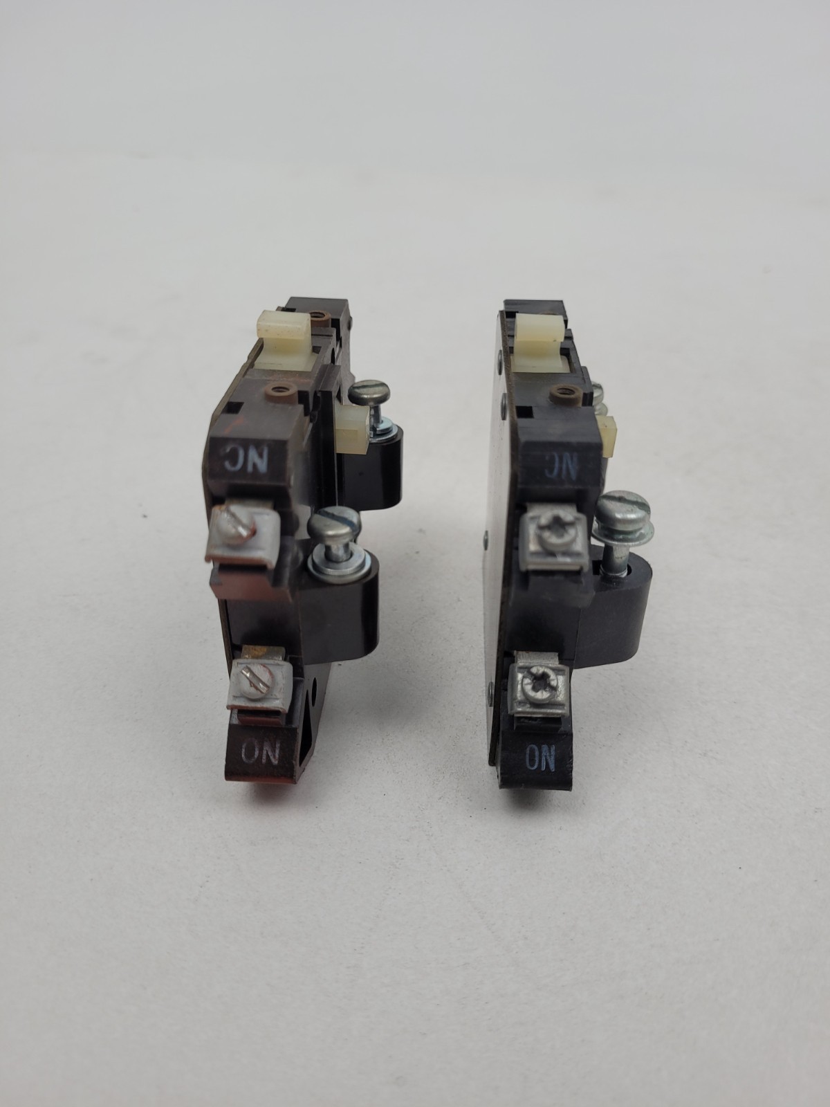Lot of 2 – C320KB8 Cutler-Hammer Auxiliary Contact- Next Day Option