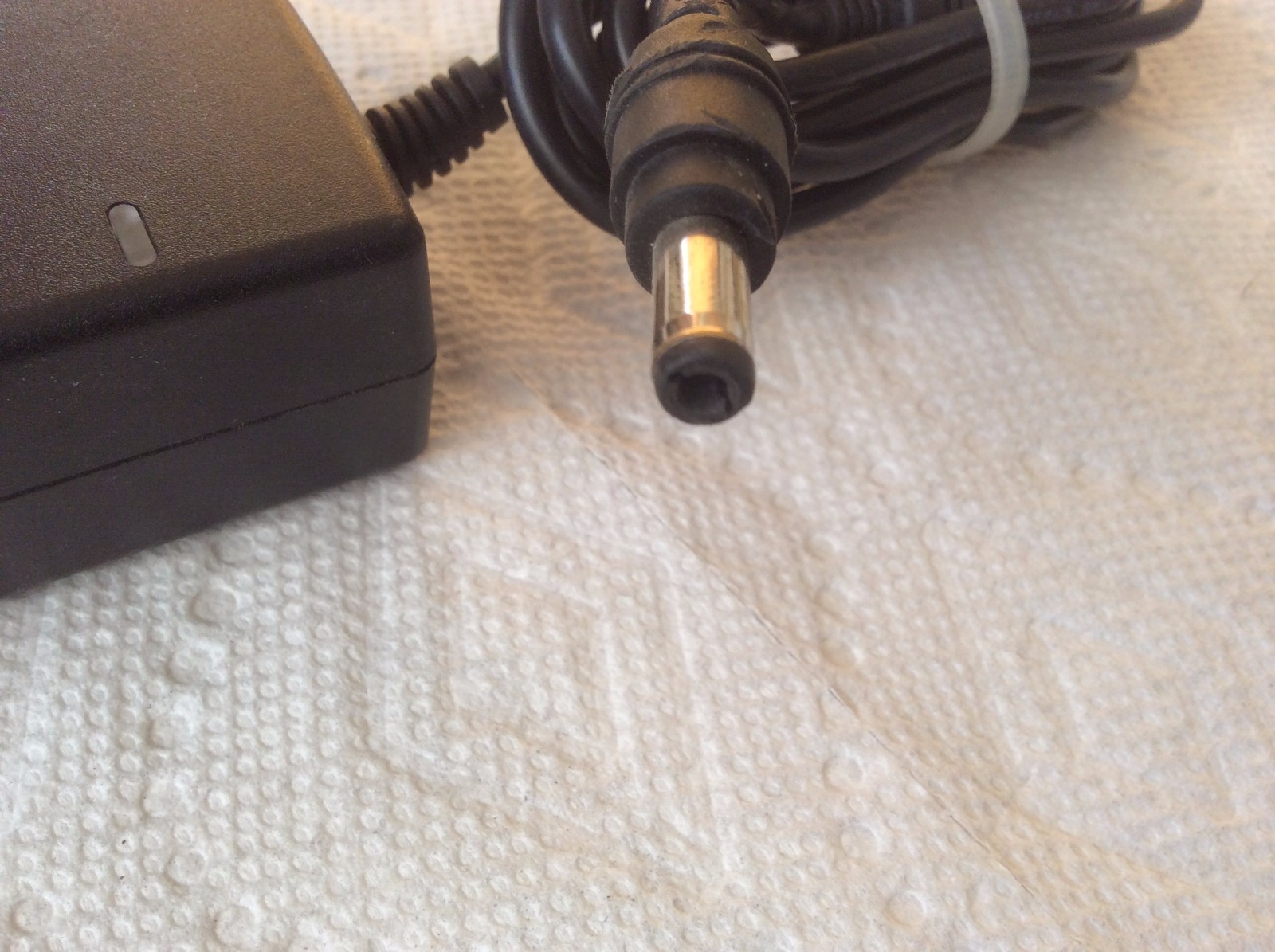 Liteon 4034197 AC Adapter PE-1170-1SA1 5VDC 3.0A 15W