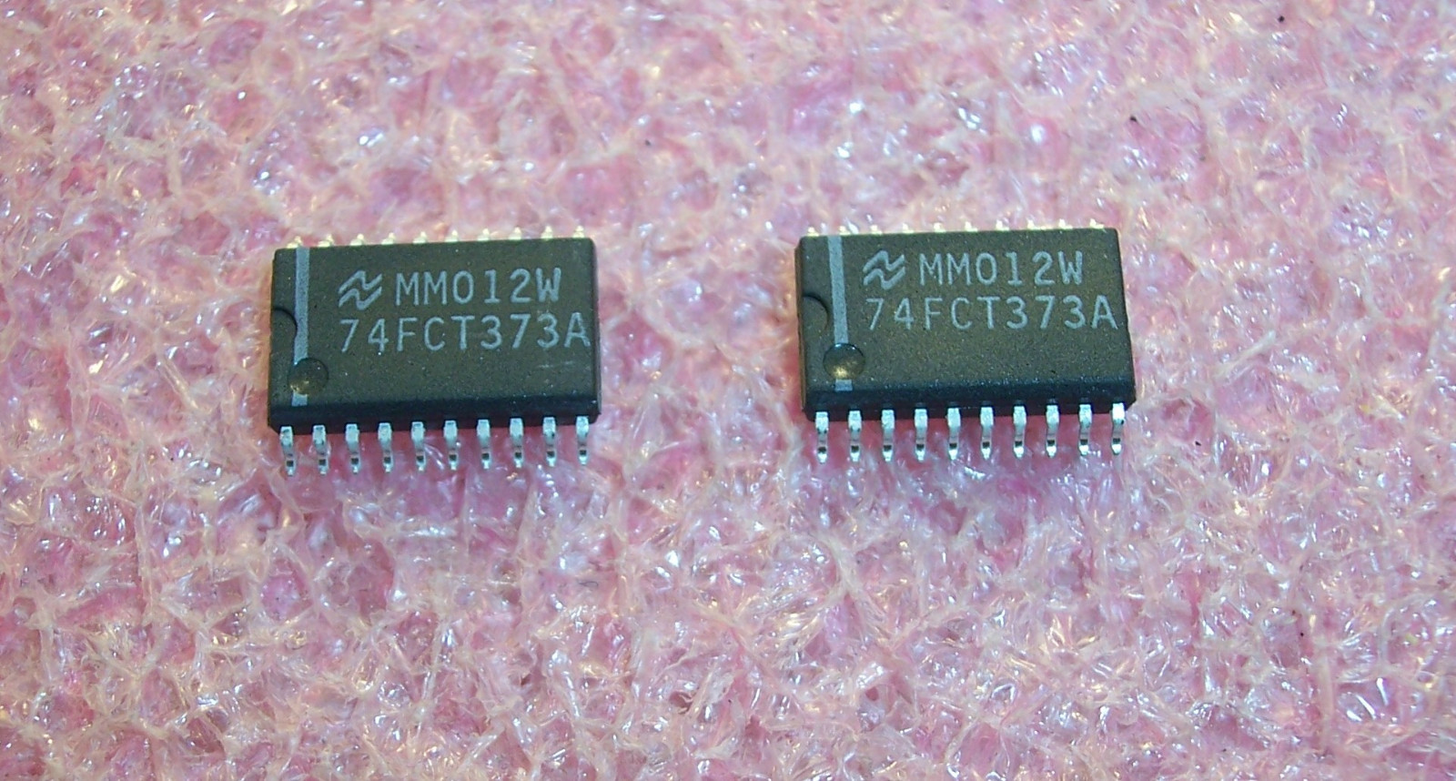 QTY (40) 74FCT373ASC NSC SOIC-20 PACKAGE OCTAL LATCH 74FCT373A NOS 1 TUBE