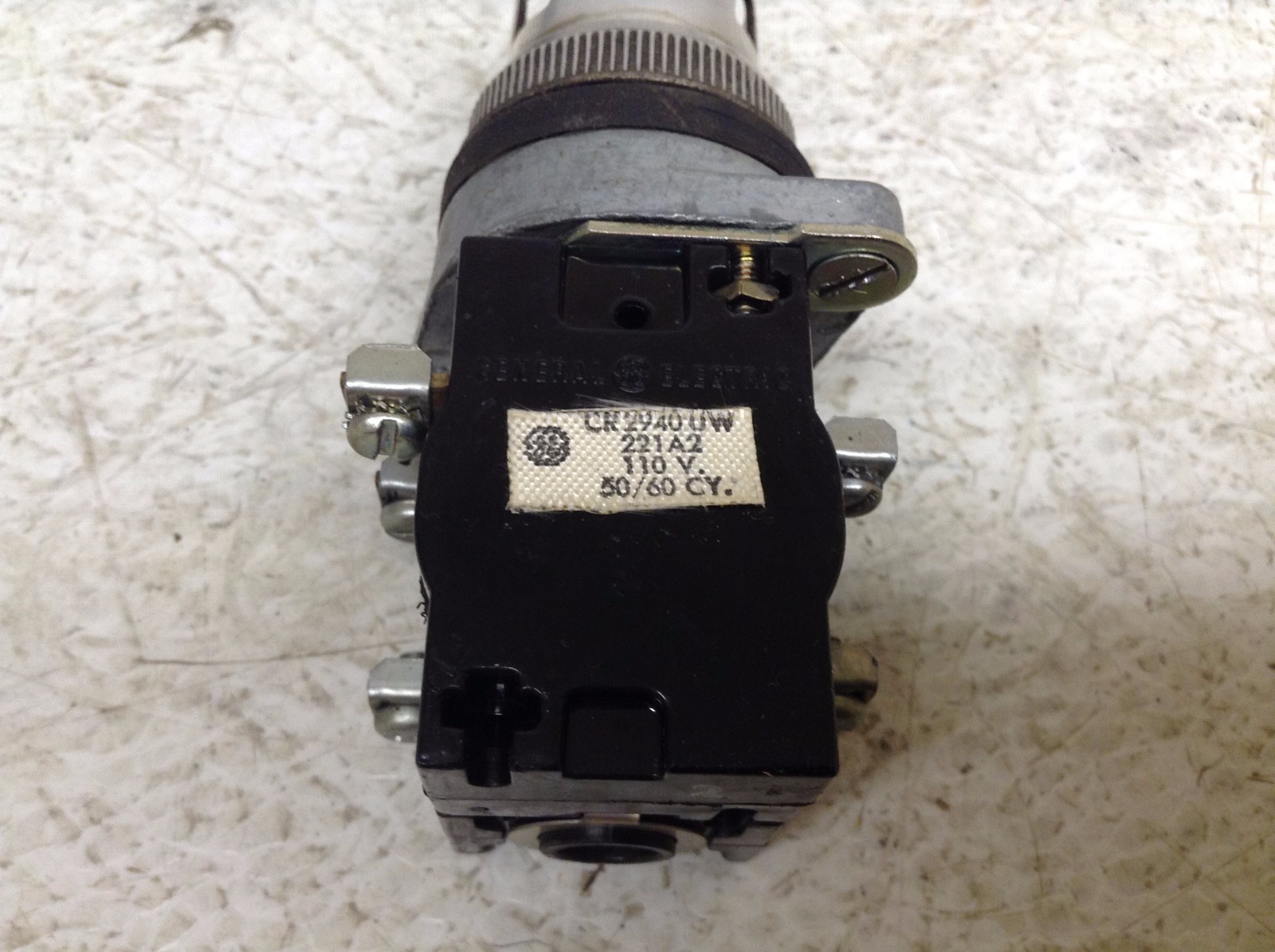 GE General Electric CR2940UW Red Illuminated Push Button CR2940