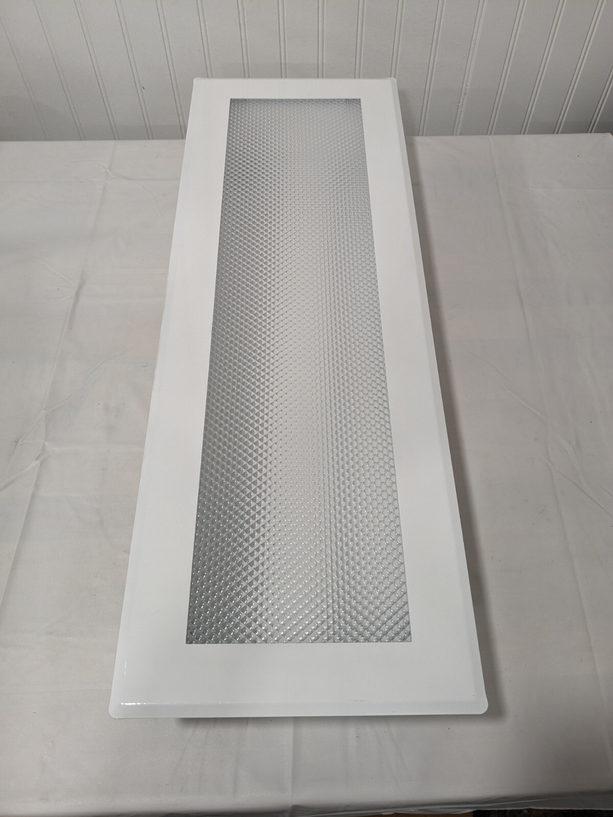 Encore Ceiling Light 120 Volt 60 Hertz 26″ Long 9″ Wide E5217