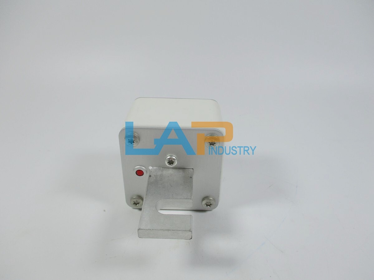 Qty:1 New For 170M5162 630A BUSS Fuse 690V