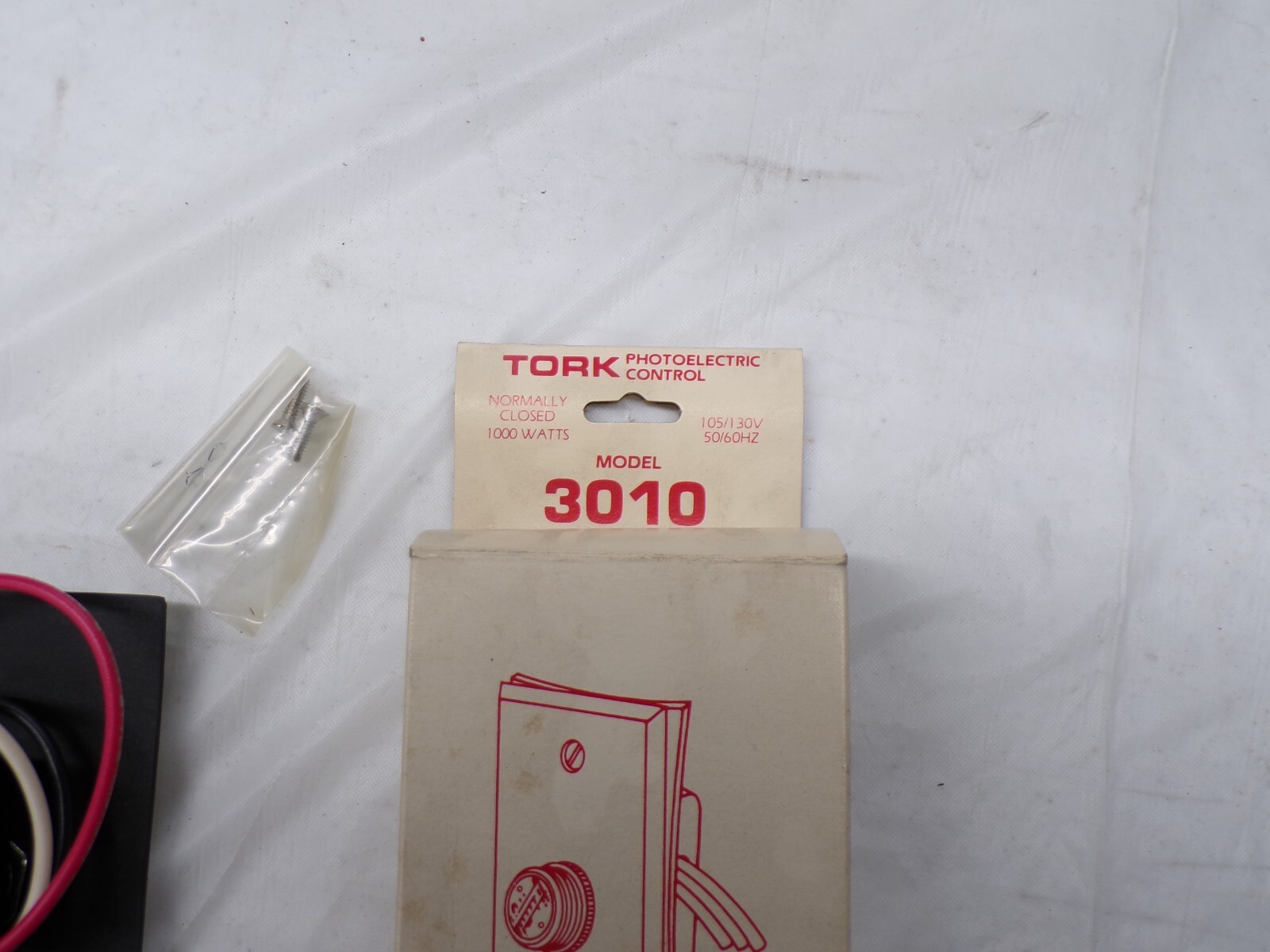 3010-TORK NSI INDUSTRIES PHOTO CONTRL FLUSH W/PLATE