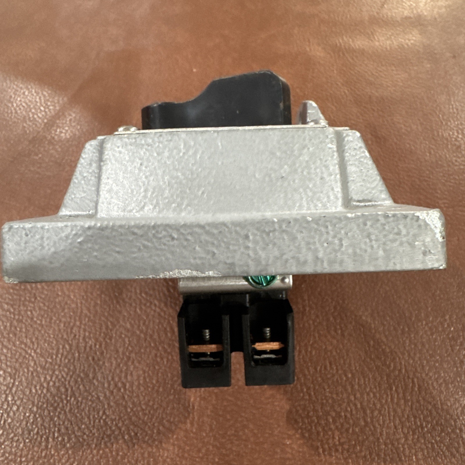 EMERSON APPLETON EDSF23WQ FRONT OPER COV-CHAMF-SW-3W 20A Cover Snap Switch Haz