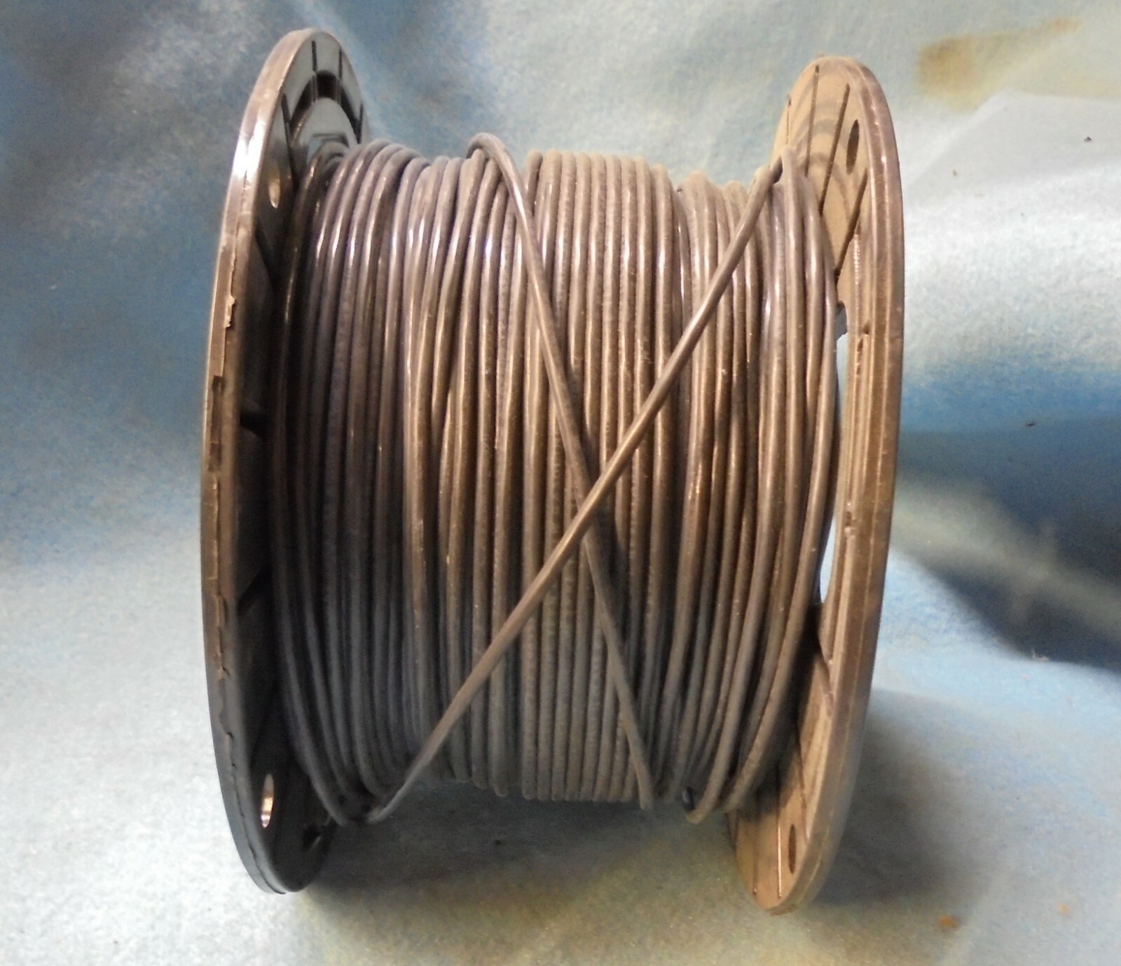UNBRANDED FIXTURE WIRE 1316/1408 600V 16 AWG LENGTH: 400 FT P/N:16TF11 BLACK