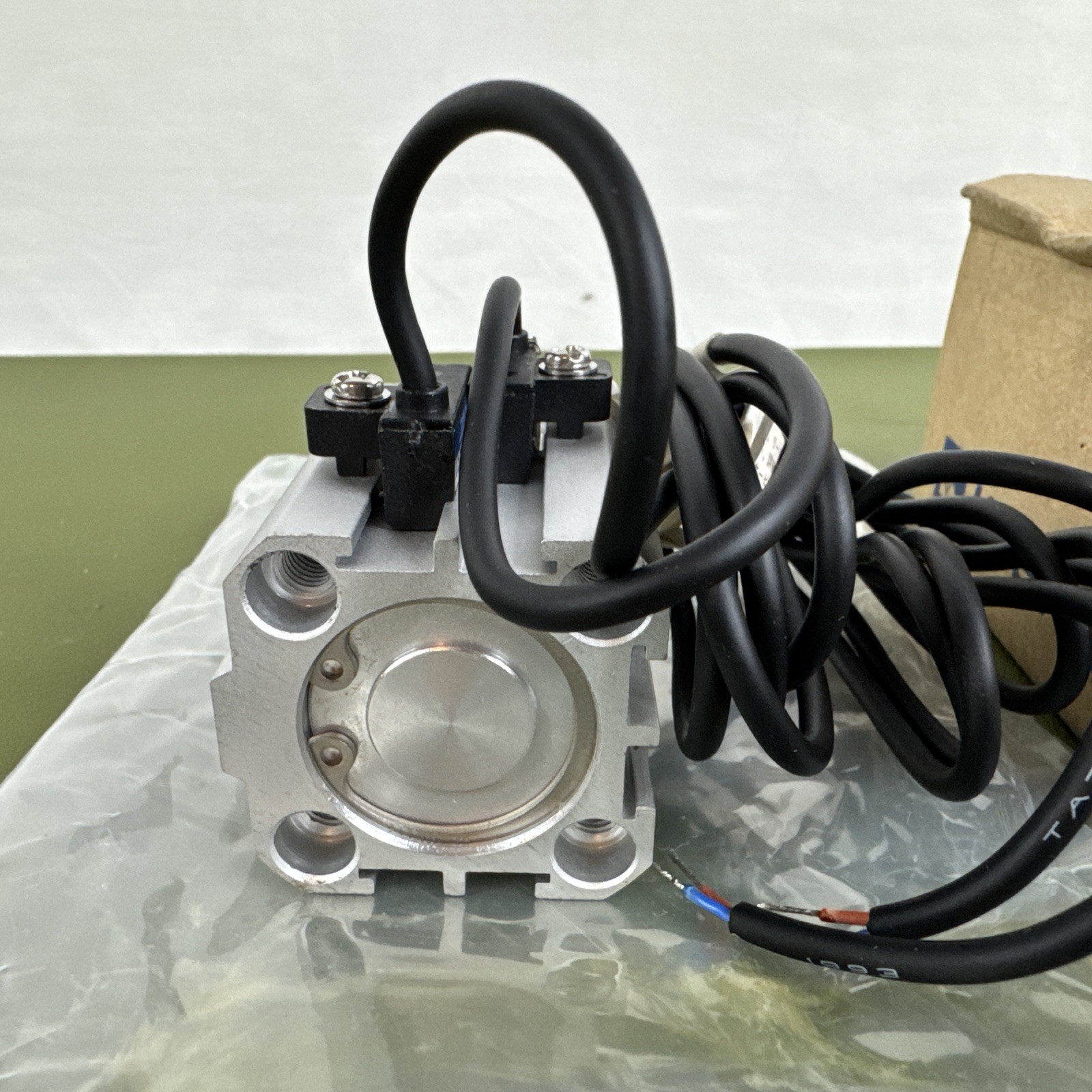 Koganei JDAFS25X20-230W Air Cylinder, w Wiring
