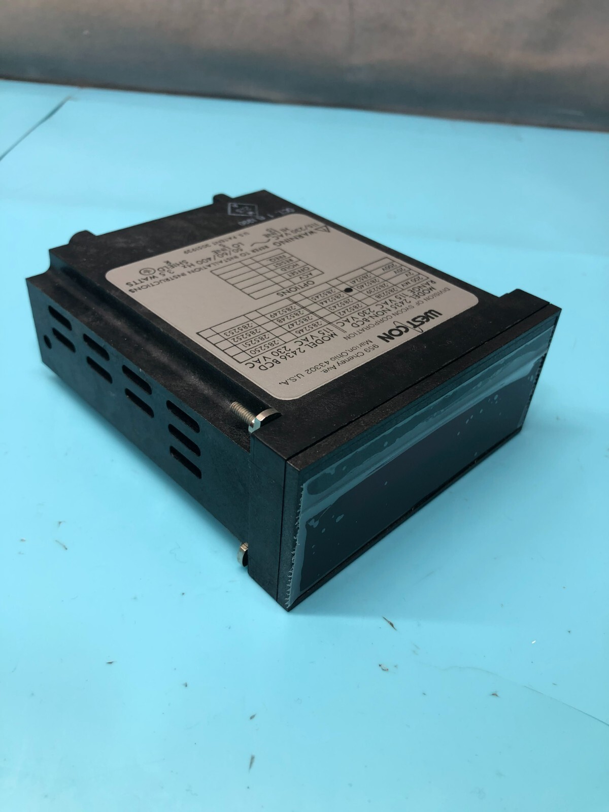 WESTCON Weston Counter 2435 NON-BCD Digital Panel Meter Runs 115VAC 0-2V, 150562