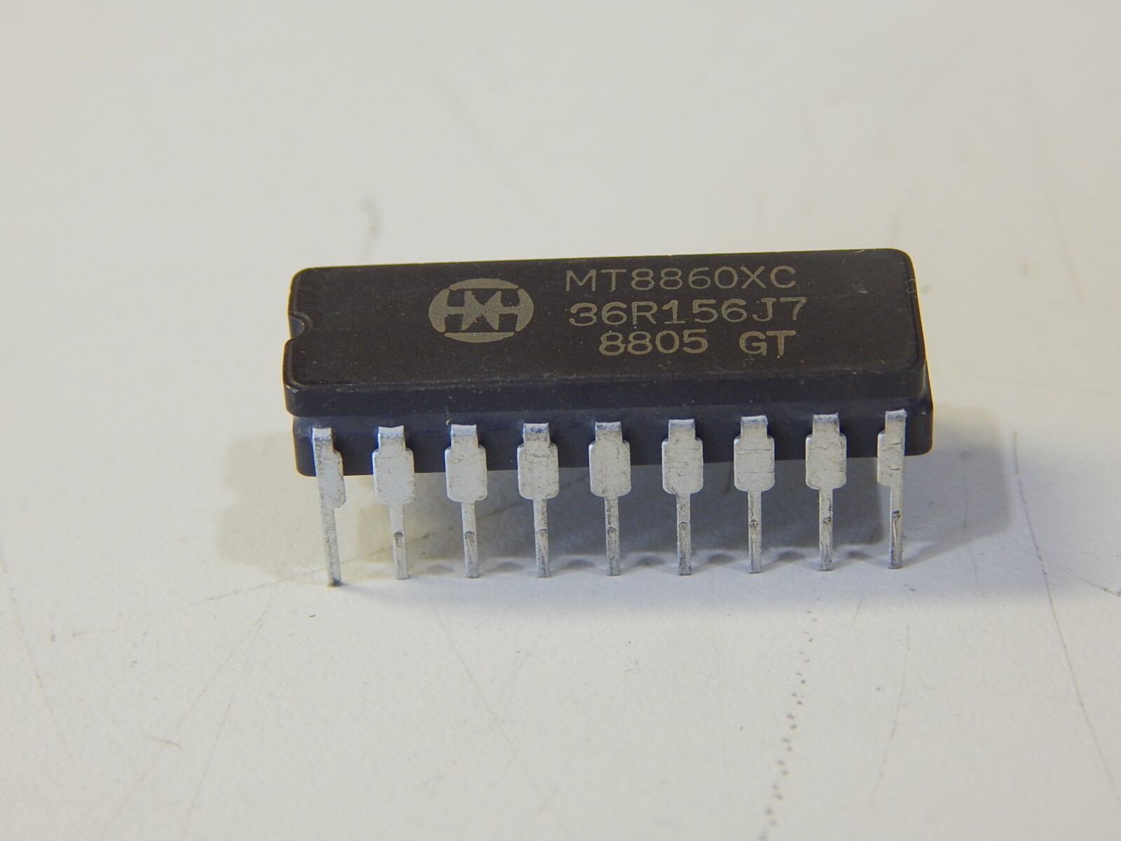 MITEL MT8860XC DTMF DECODER 16 TONE 18 PIN DIP IC – USA SELLER FAST SHIPPING