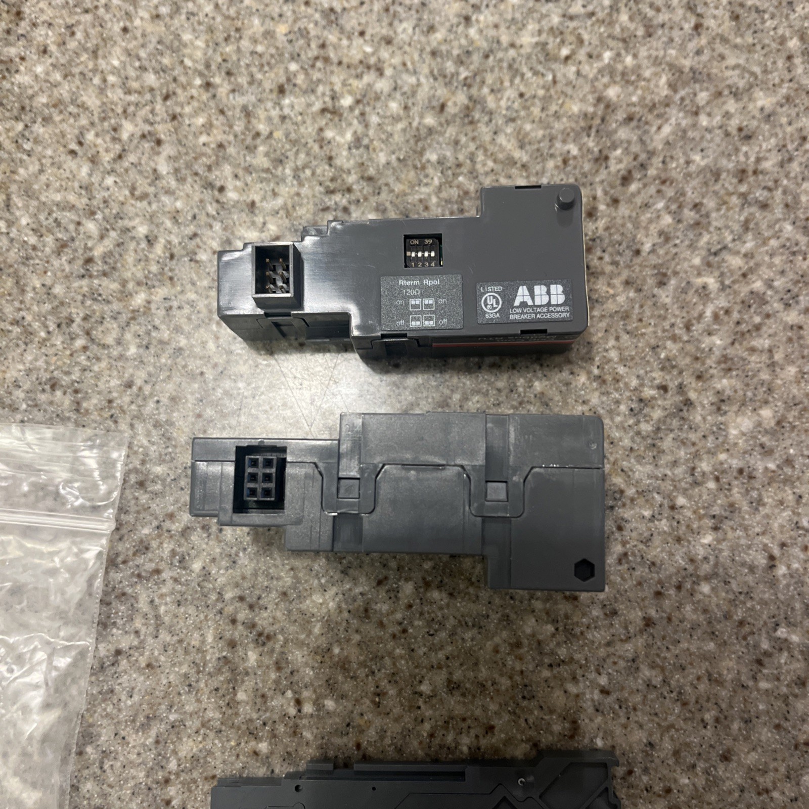 ABB Ekip Com Modbus RTU + Ekip Supply 110–240V + 3x Plug Modules – Emax/Tmax
