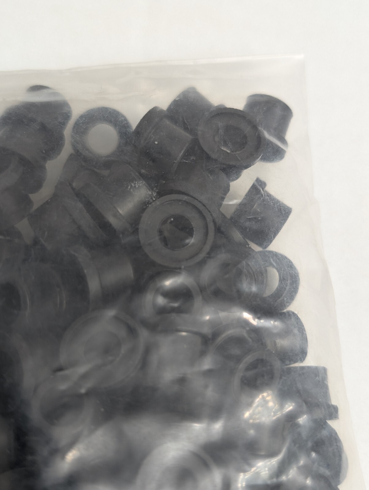 Lot of 200 DIGICON 202477 Long Sealing Sleeves, 1/2-Inch Top Hat Rubber Grommets