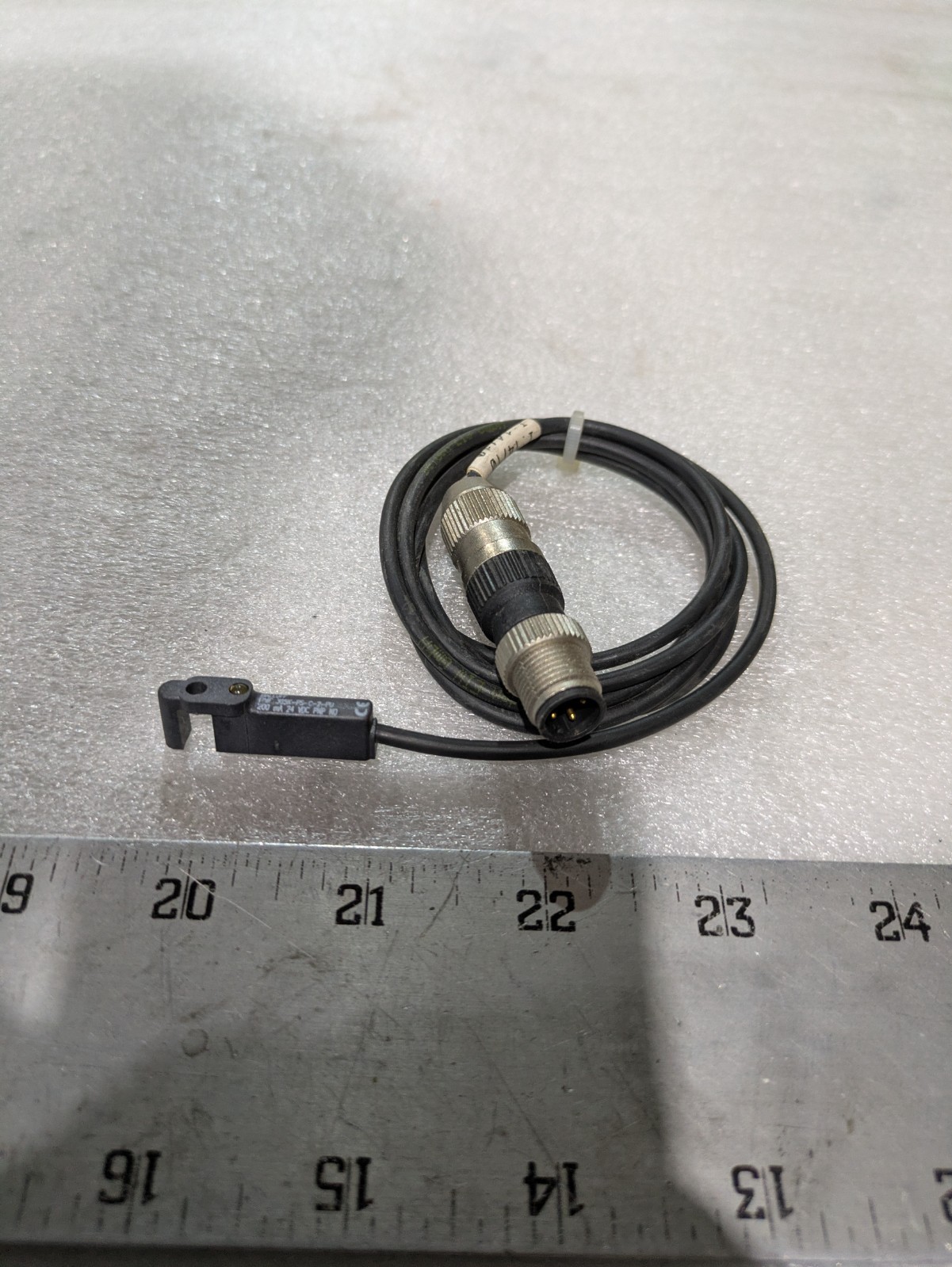 Balluff BMF 305K-PS-C-2-S49 Magnetic Cylinder Sensor Reed Switch Industrial OEM