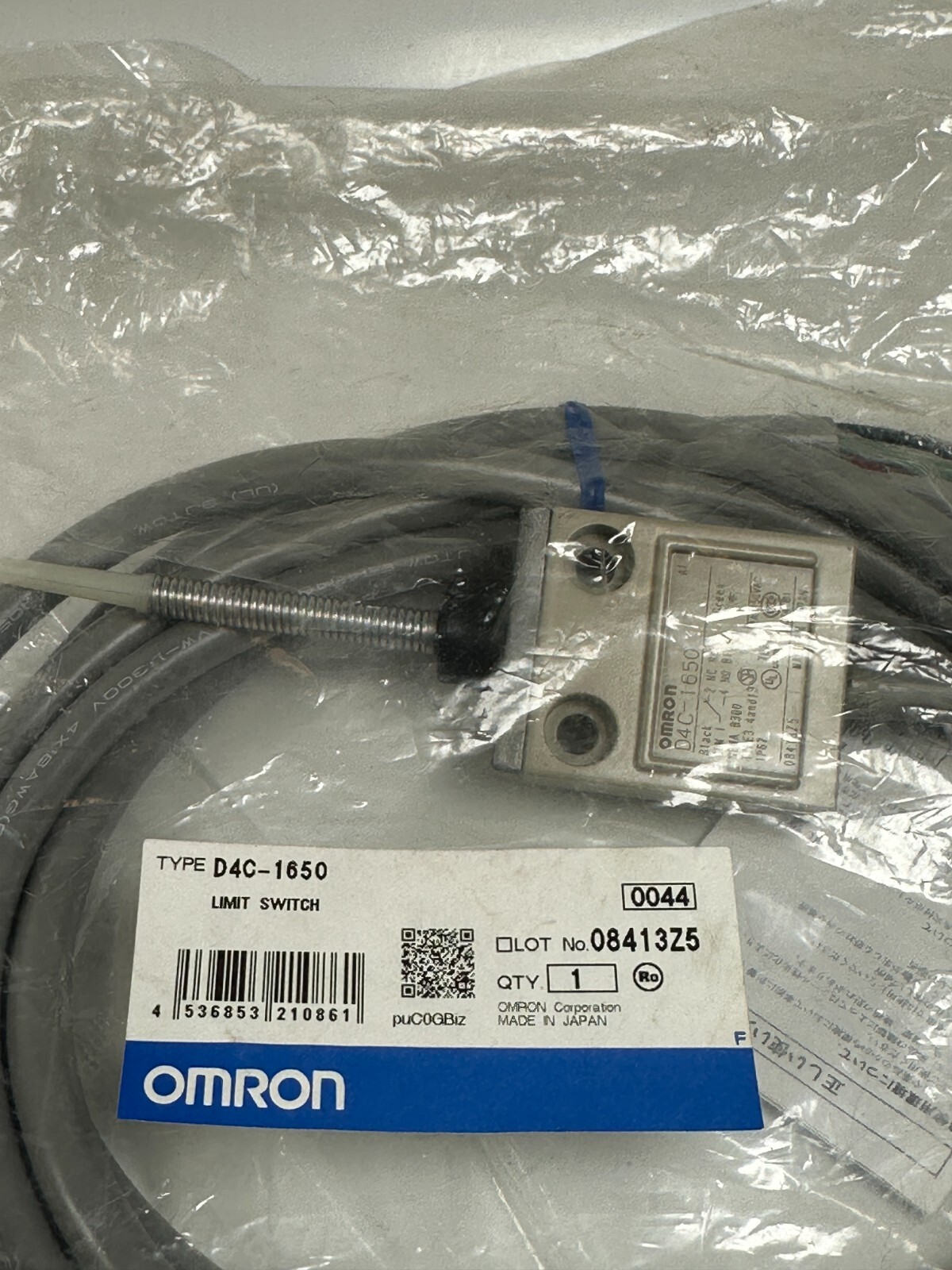 Omron D4C-1650 Limit Switch Gray – New Factory Sealed Fast Ship