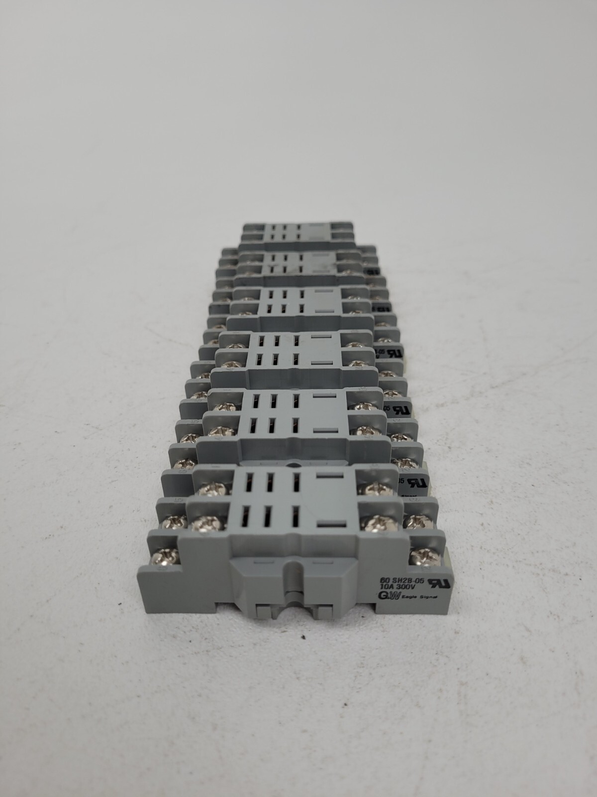 (Lot of 6) 60SH2B-05 G+W Eagle Signal 10 Amp 300 Volt Socket Base – New