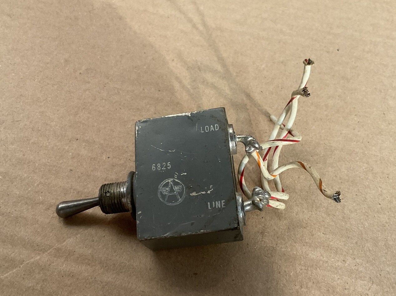Used AIRPAX SENSATA AP 1-52-0202 Switch Sealed Magnetic Circuit Protector