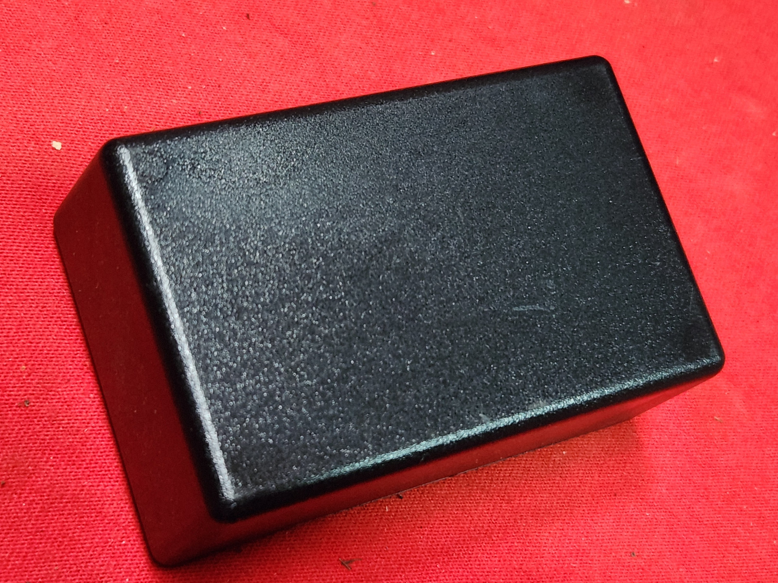 1 Electronic circuit project plastic box APPRX 3 1/4″ x 2″ x 1 1/4″ 5w6