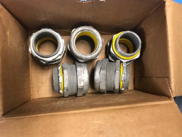Oz Gedney SR-12514 Gold Seal 1 1/4″ Strain Relief Connector Lot of 15 NIB