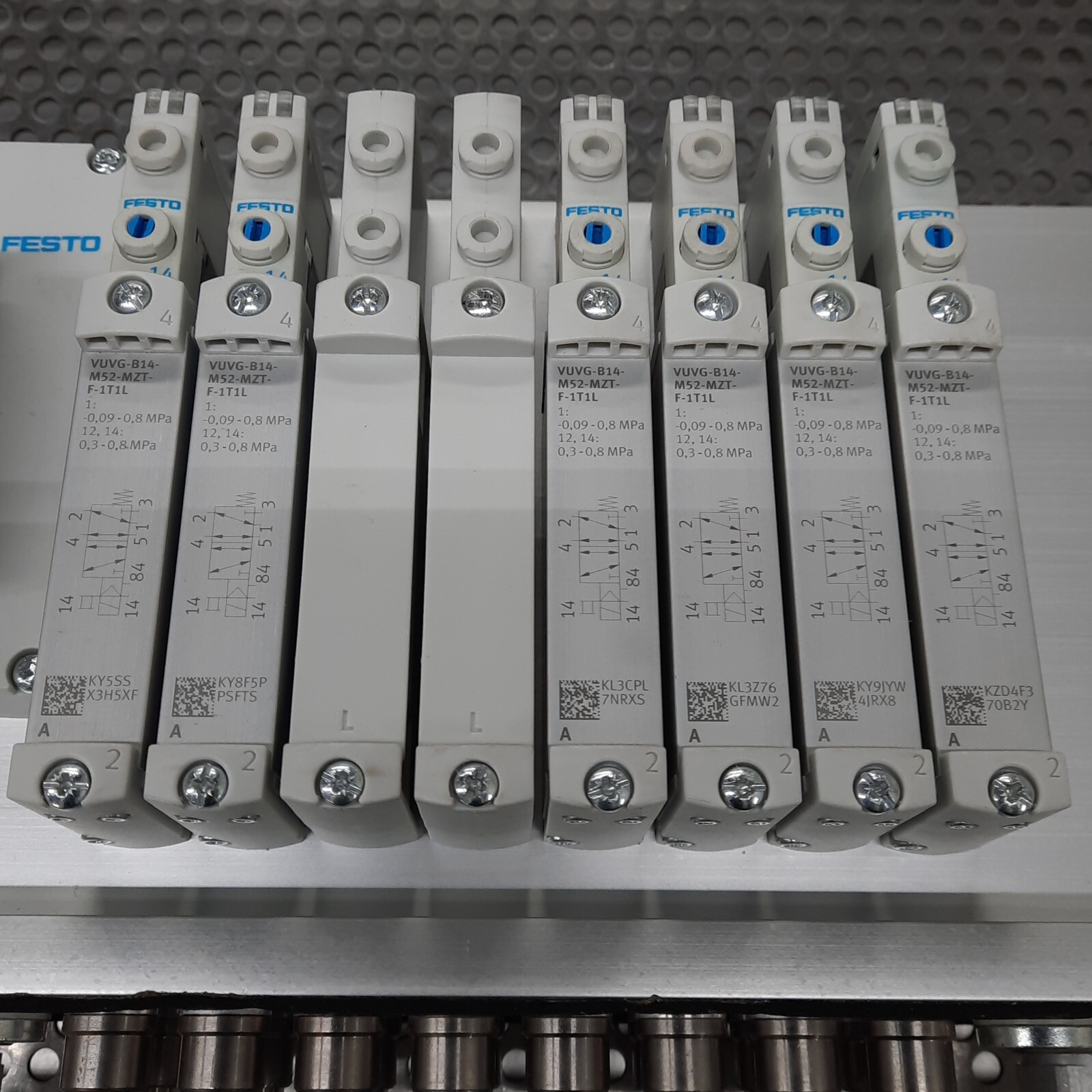 FESTO VTUG-14 Valve Manifold Assembly w/ VUVG-B14-M52-MZT-F-1T1L Solenoid Valves