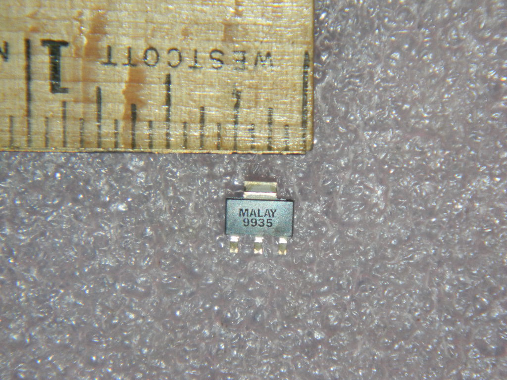 (160) NEW Micrel MIC2954-03BS IC Low-Dropout Voltage Regulators SOT-223-3