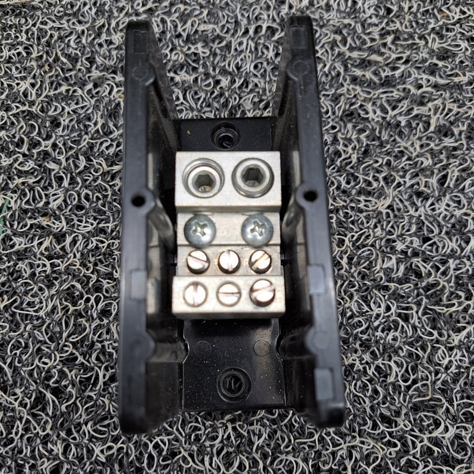 Marathon 1431555 Power Distribution Block. 350A 600V