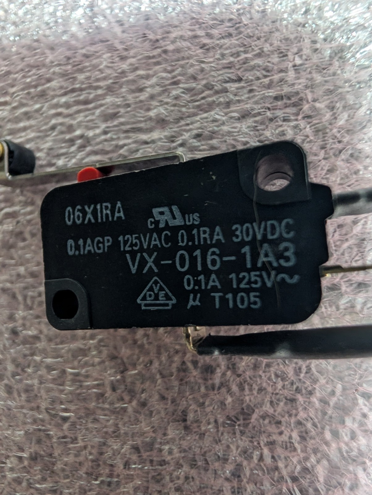 Omron VX-016-1A3 Snap Action Micro Switch Lever Roller SPDT Fast USA SHIP #S140