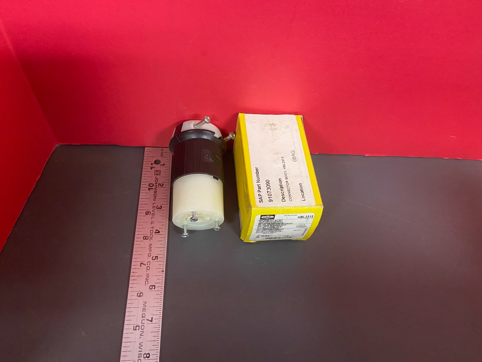 HUBBELL HBL2311 & HBL2313- 20AMP, 120V, 2P, 3FILS PLUG AND RECEPTACLE
