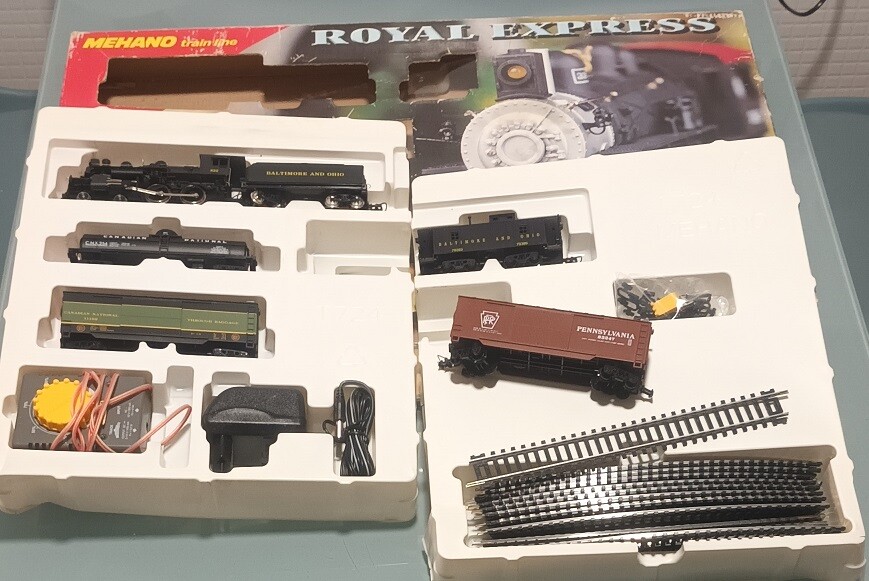 COMPLETE ELECTRIC TRAIN CIRCUIT H0 – MEHANO T724 – ROYAL EXPRESS