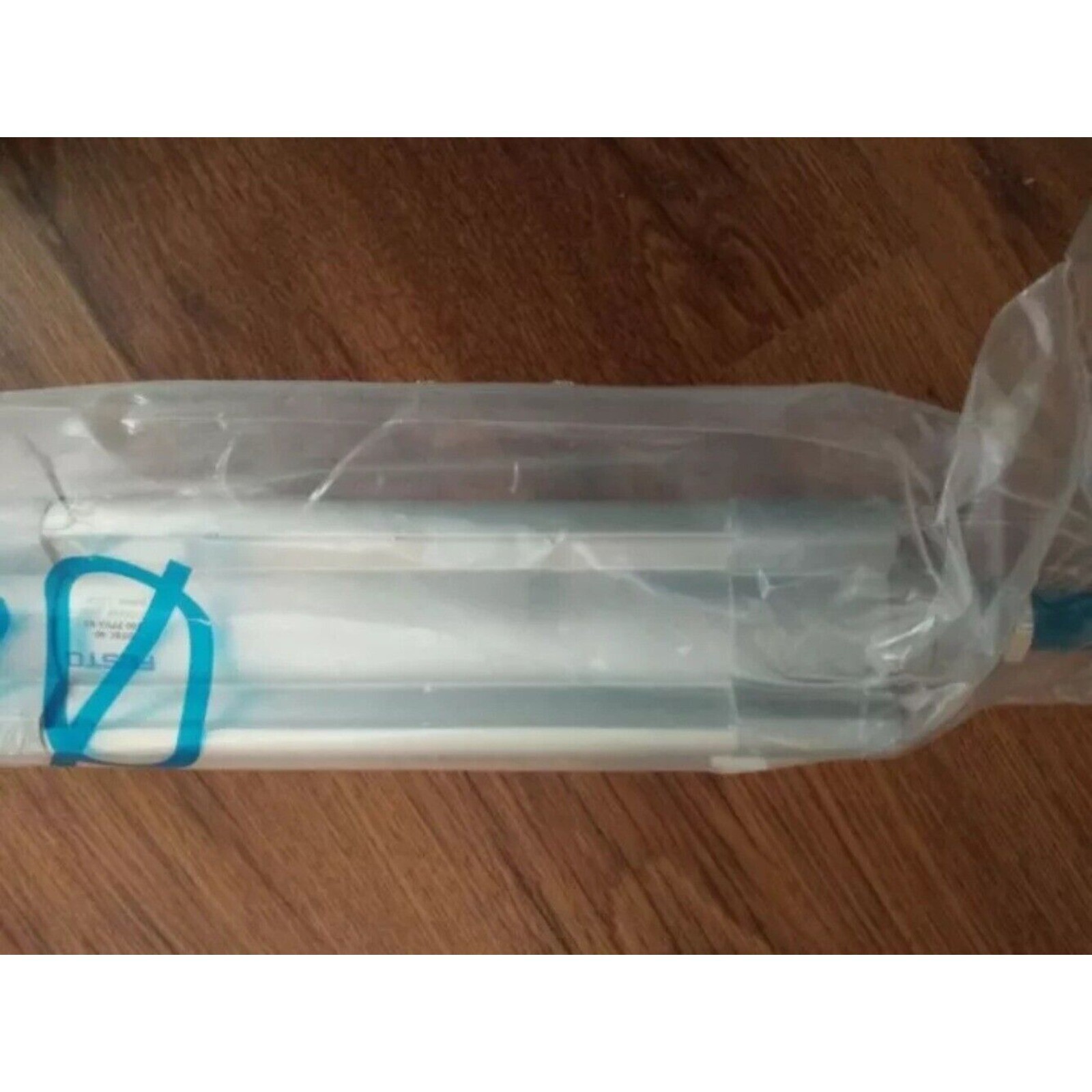 New Festo 1376656 DSBC-40-25-PPVA-N3 Cylinder One Year Warranty