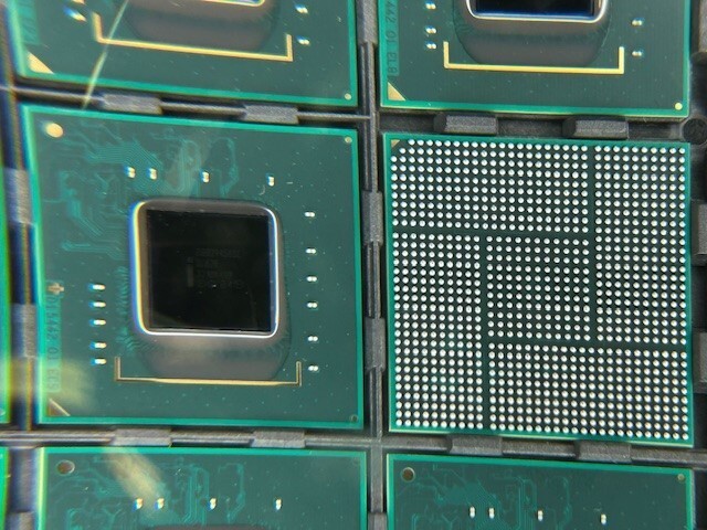 LOT OF (40) NEW INTEL QG82945GSE SLB2R Graphics and Memory Controller CHIPSET