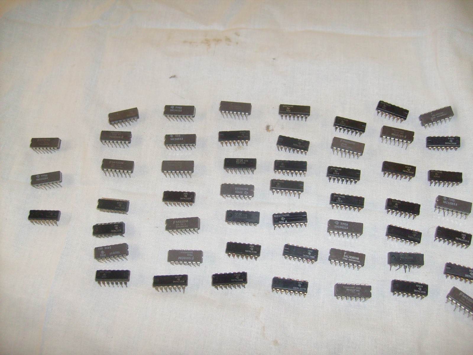 SN74LS32N SN74LS21N TEXAS INSTRUMENTS LOT OF 50 VARIOUS IC CHIPS /L1