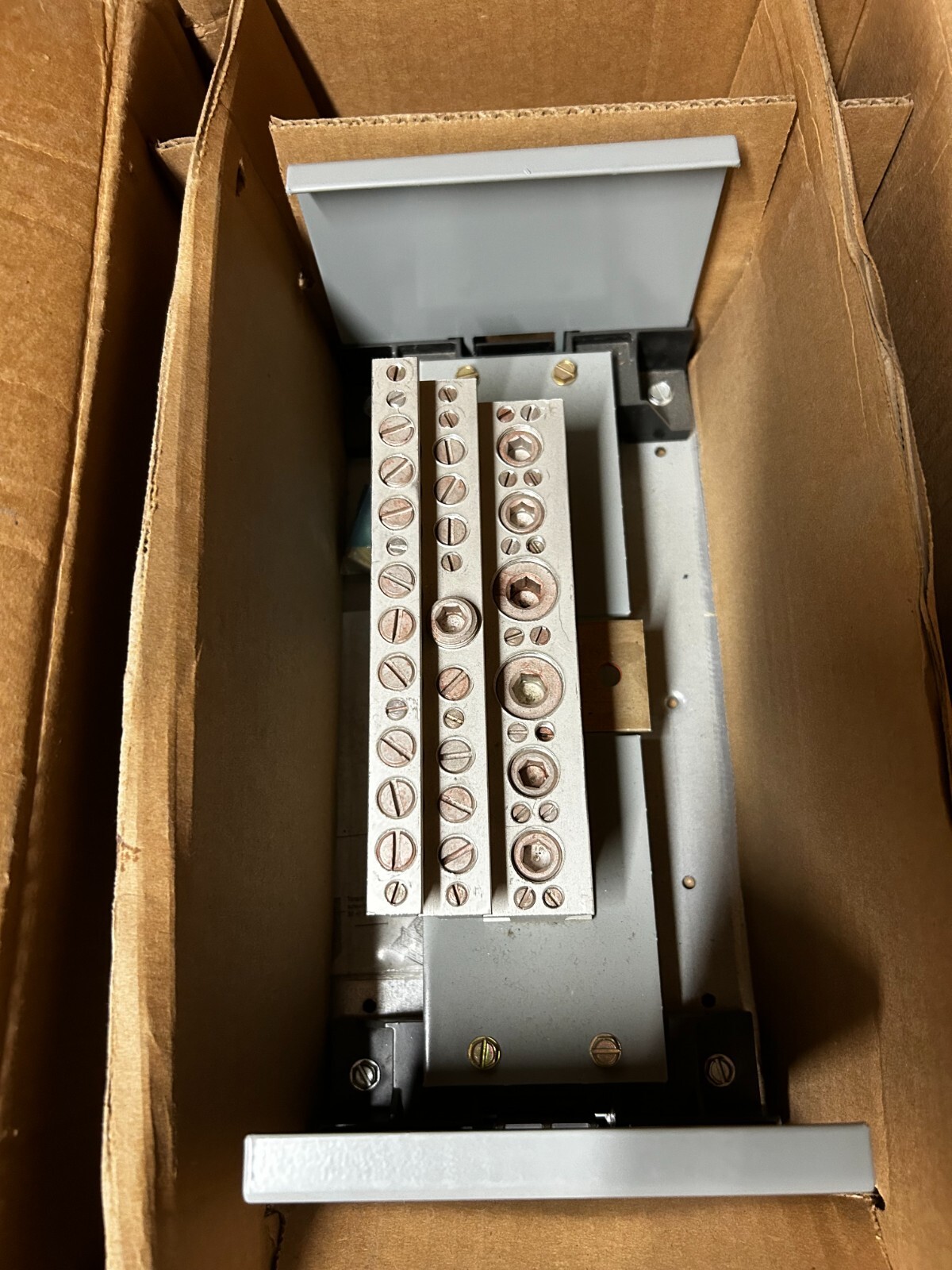 GE ENTELLEON PANELBOARD SERIES NEUTRAL KIT # NEU04ION