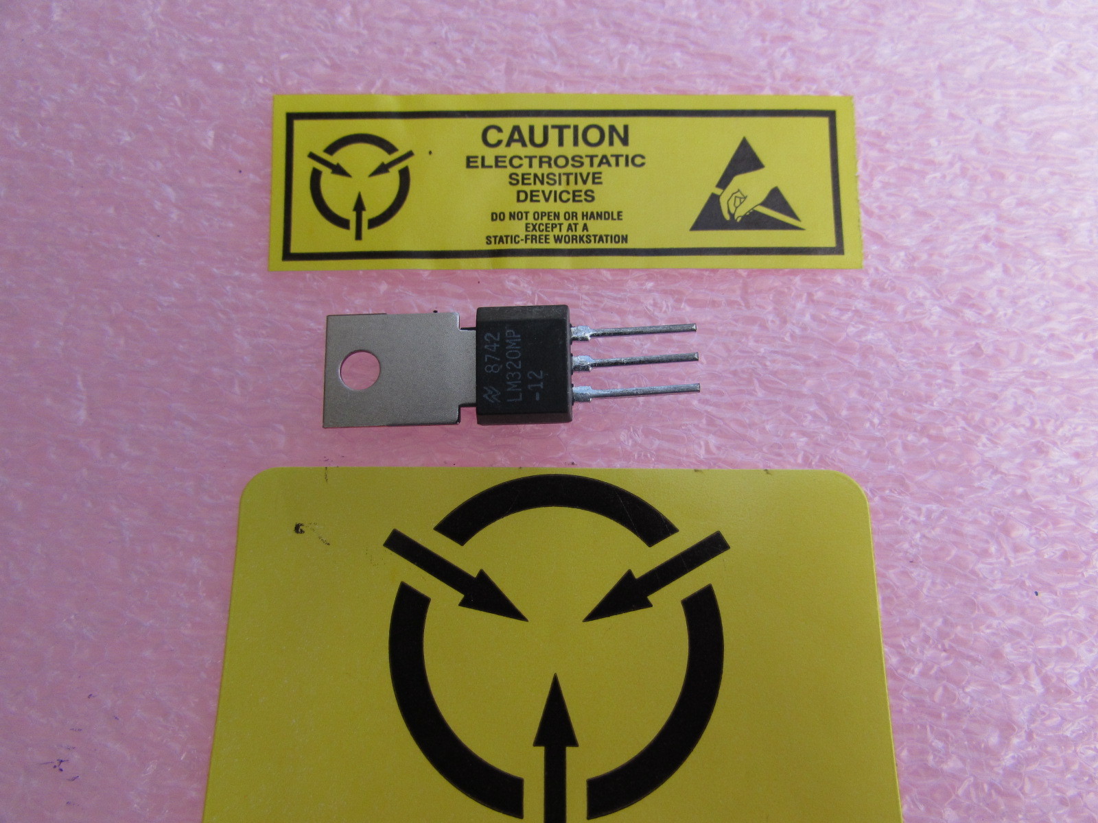 LM320MP-12 National Semiconductor 3-Terminal Negative Regulator TO202-Pkg 2pcs