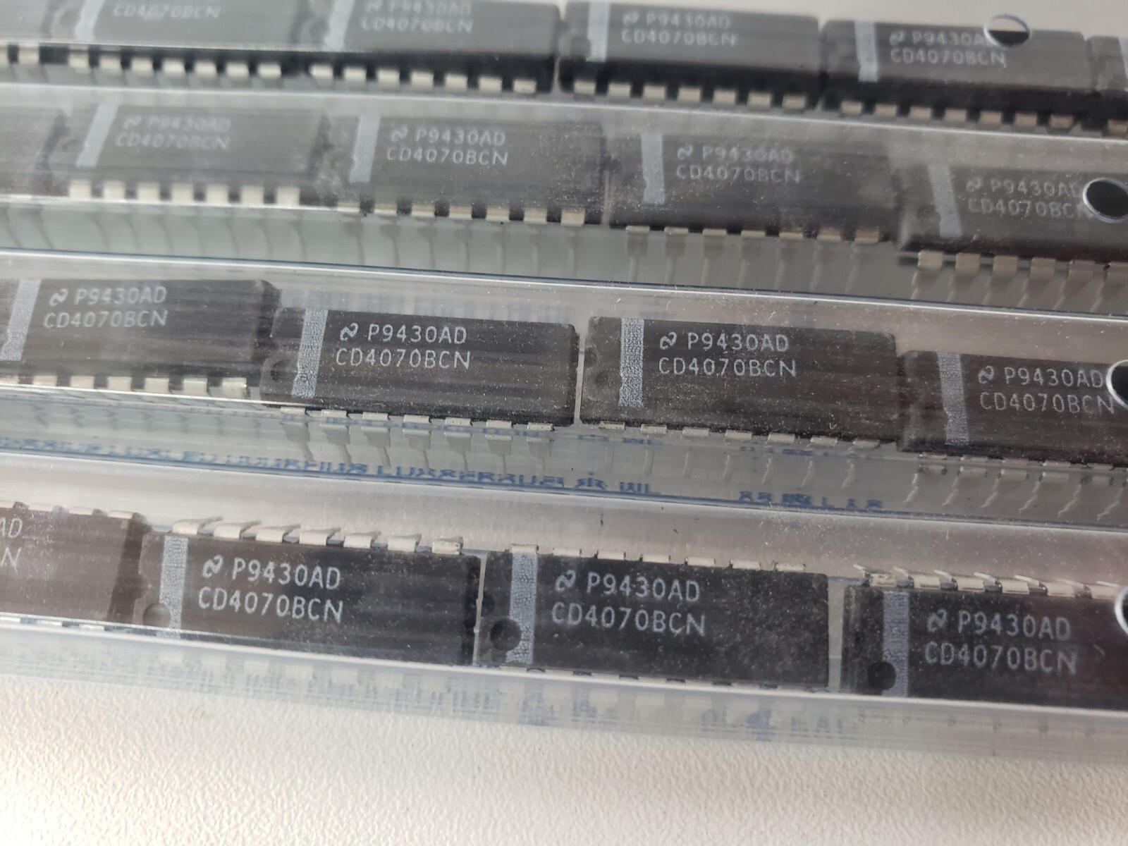 Lot of 100 – UNUSED – CD4070BCN 2-Input Exclusive OR Gate Digi-Key P9430AD