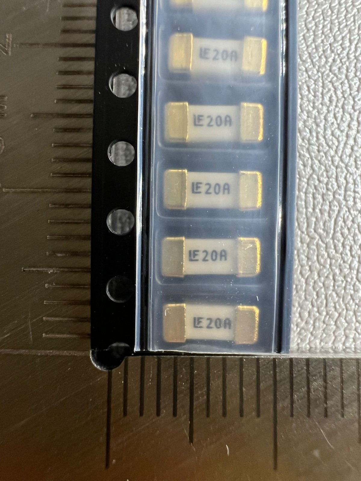 20x 0451020.MR LF20A 65V 20A 0451020.MRL SMD 1808 Fuse