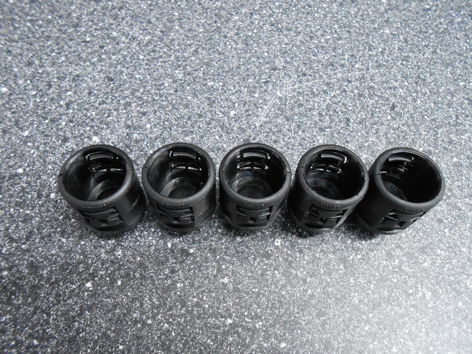 5 x REIKU PAGOB-17P11 BLACK POLYMID STRAIGHT CONNECTORS WITHOUT SEAL