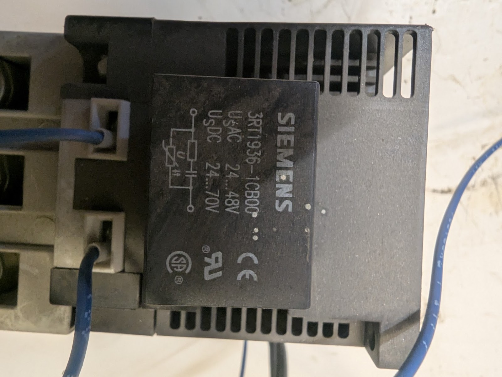 SIEMENS CONTACTOR 3PH 80A 3ZX1012-0RT04-1AA1 24V 3RT1045-1BB40 UPC 4011209294431