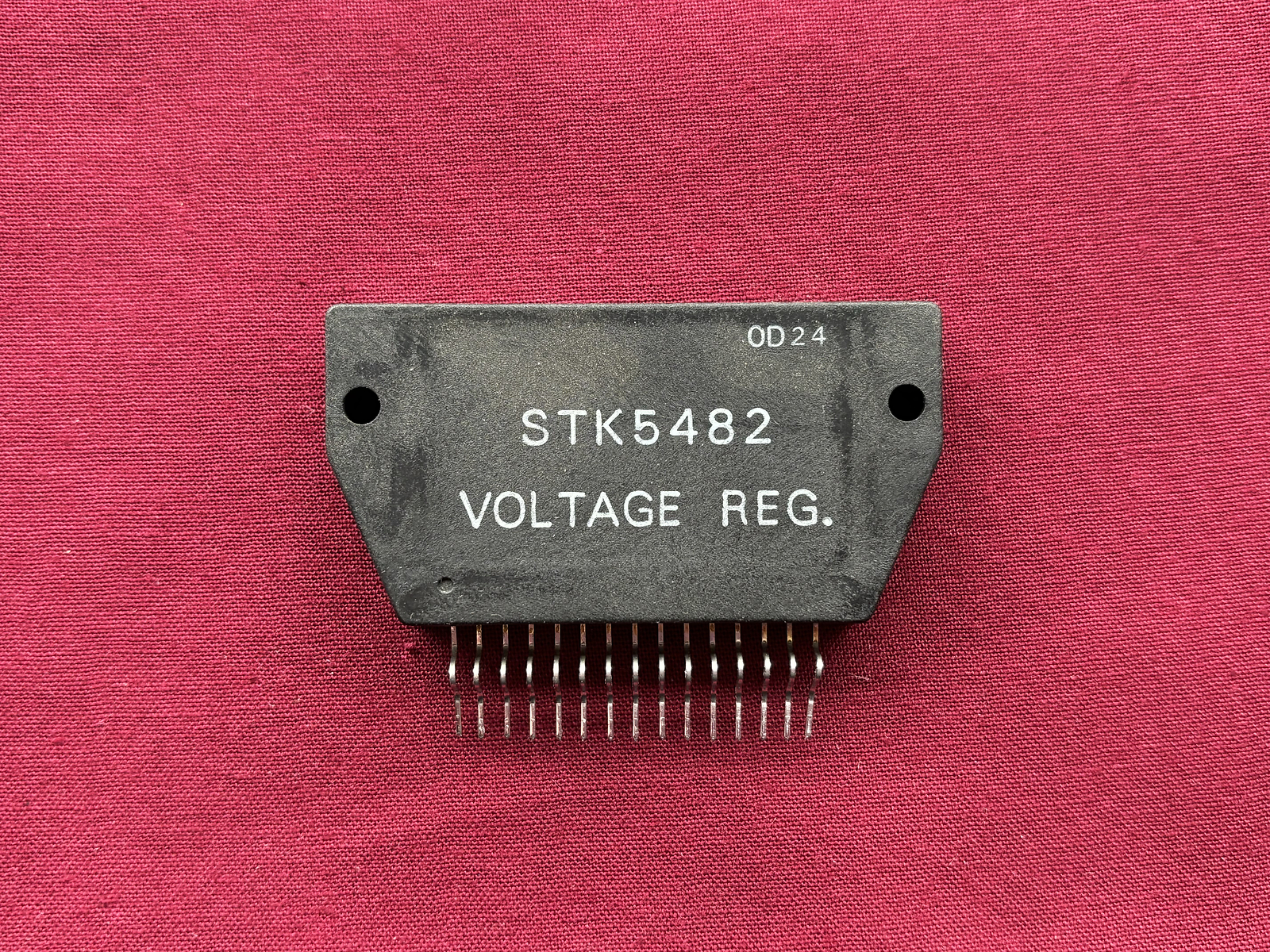 STK5482 Voltage Regulator NOS