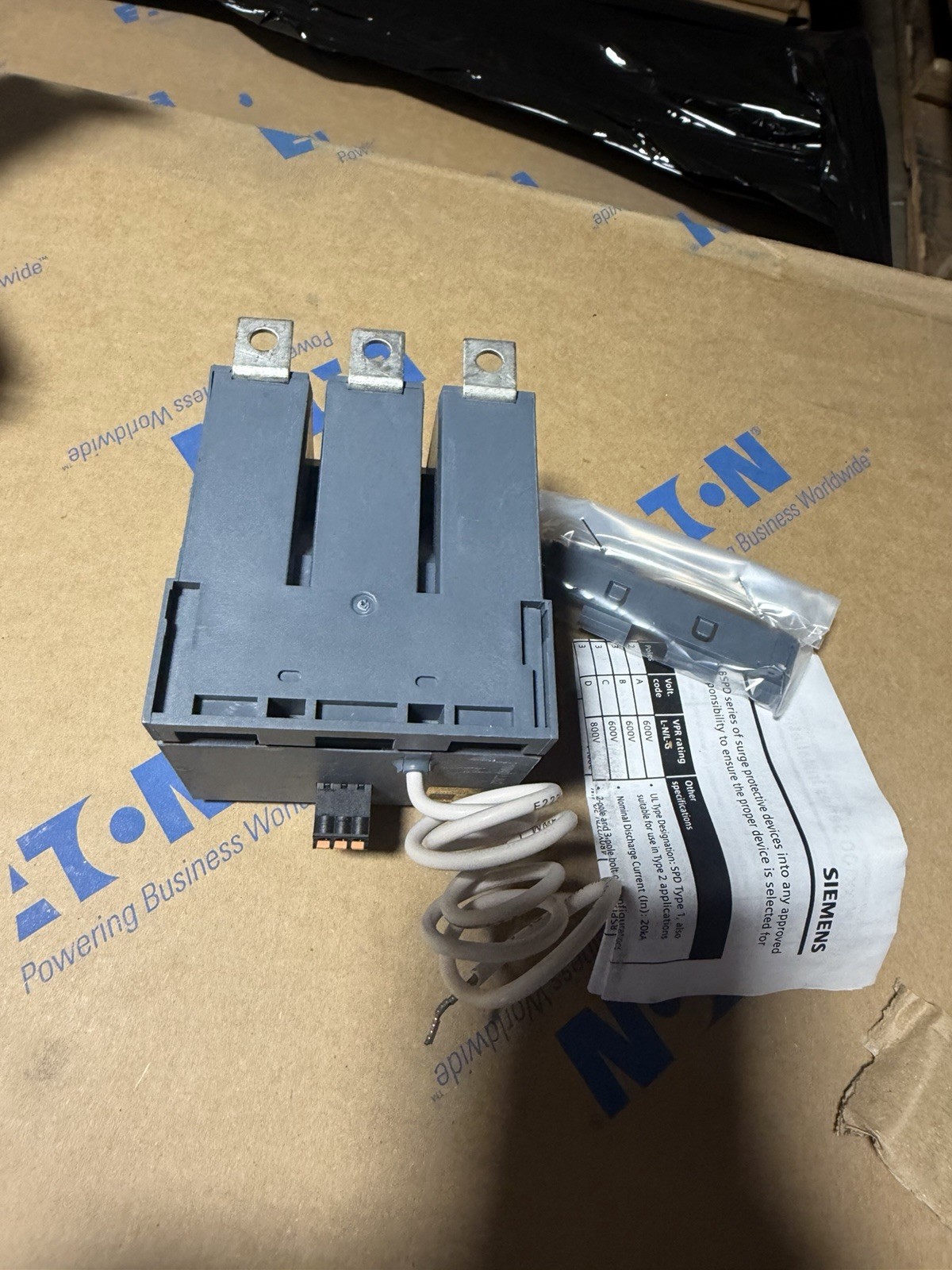 1-SIEMENS BSPD3C100 SURGE PROTECTIVE DEVICE BSPD SERIES SURGE PROT (CLEAN USED)