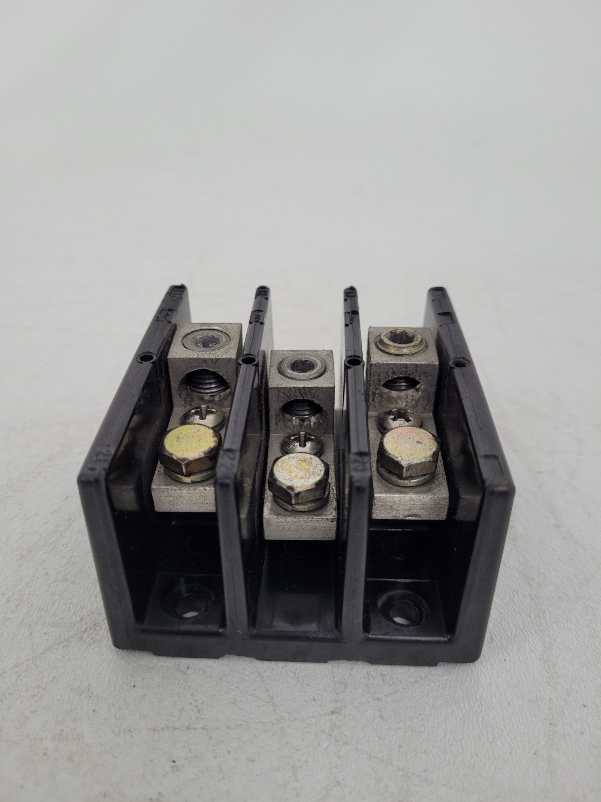 1423584 Marathon 175 Amp 600 Volt Power Distribution Block – Next Day Option