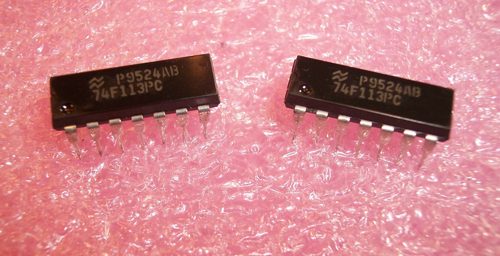 QTY (25) 74F113PC NSC 14 PIN DIP Dual JK Negative Triggered Flip Flop 1 TUBE