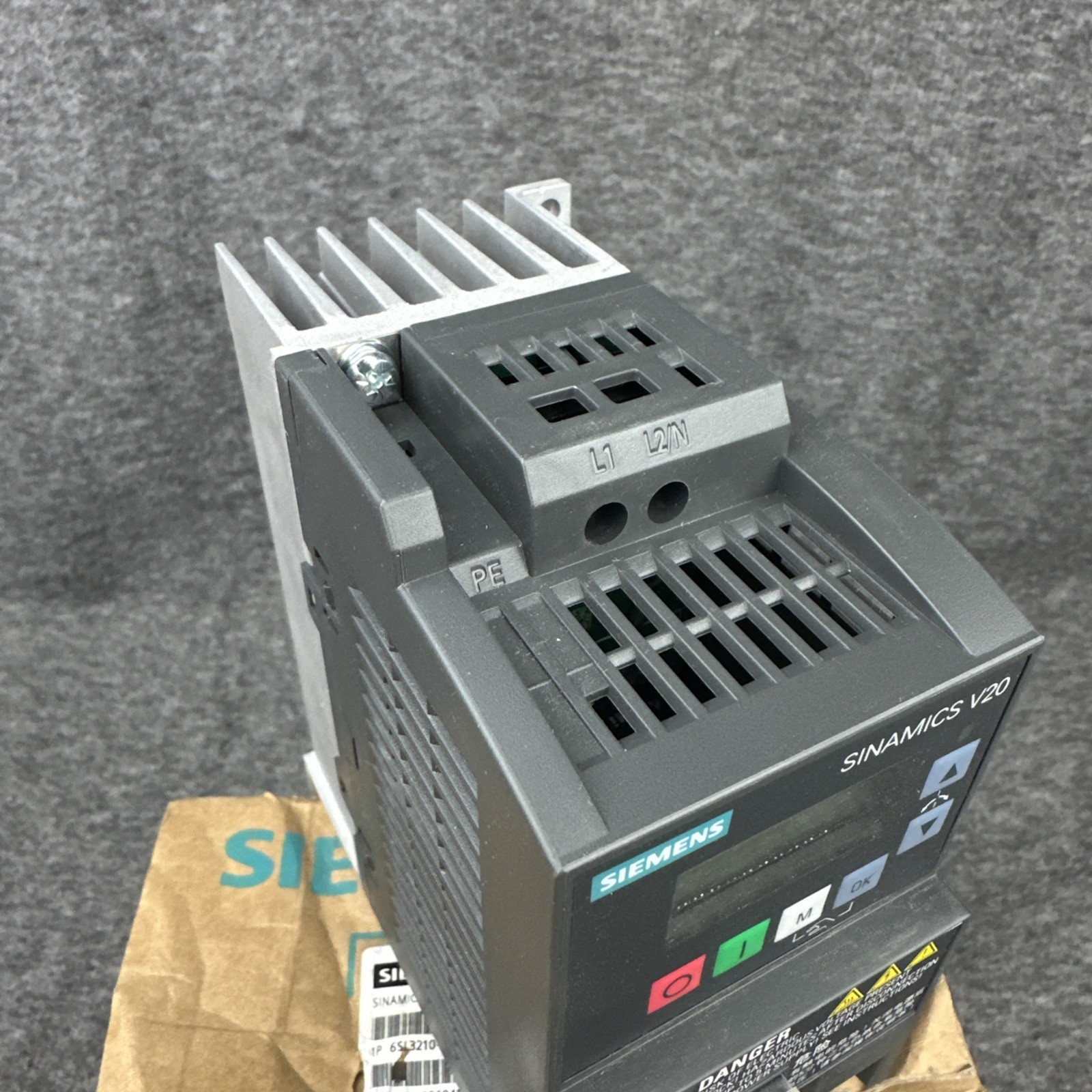 Siemens 6SL3210-5BB17-5UV1 Sinamics V20 1 Phase 200/240V 47-63HZ Converter OPEN